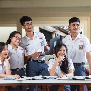 Peran Siswa Keperawatan dalam Masyarakat dan Kontribusinya terhadap Kesehatan