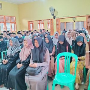 para peserta didik mengikuti acara pembukaan agenda ramadhan dengan hikmat